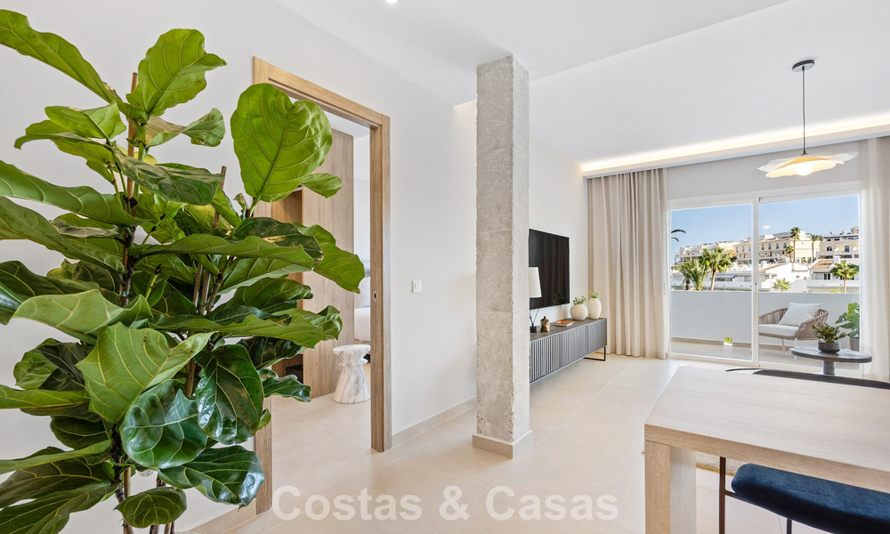 Gerenoveerd penthouse te koop in een populaire Aloha golfurbanisatie in het hartje van Nueva Andalucia, Marbella 778076