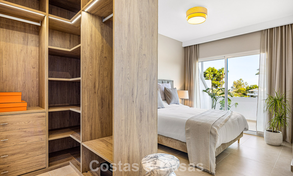Gerenoveerd penthouse te koop in een populaire Aloha golfurbanisatie in het hartje van Nueva Andalucia, Marbella 778079