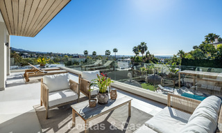 Modernistische luxevilla met zeezicht te koop in een geprivilegieerde villawijk in Nueva Andalucia, Marbella 778288 