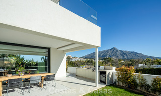 Modernistische luxevilla met zeezicht te koop in een geprivilegieerde villawijk in Nueva Andalucia, Marbella 778293 