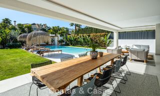 Modernistische luxevilla met zeezicht te koop in een geprivilegieerde villawijk in Nueva Andalucia, Marbella 778294 