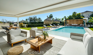 Modernistische luxevilla met zeezicht te koop in een geprivilegieerde villawijk in Nueva Andalucia, Marbella 778295 