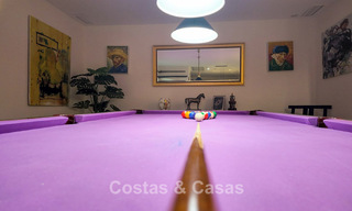 Mediterrane villa met zicht op de groene fairways te koop in een golfomgeving van Nueva Andalucia’s vallei, Marbella 778179 