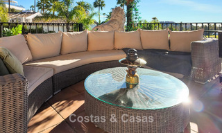 Mediterrane villa met zicht op de groene fairways te koop in een golfomgeving van Nueva Andalucia’s vallei, Marbella 778181 