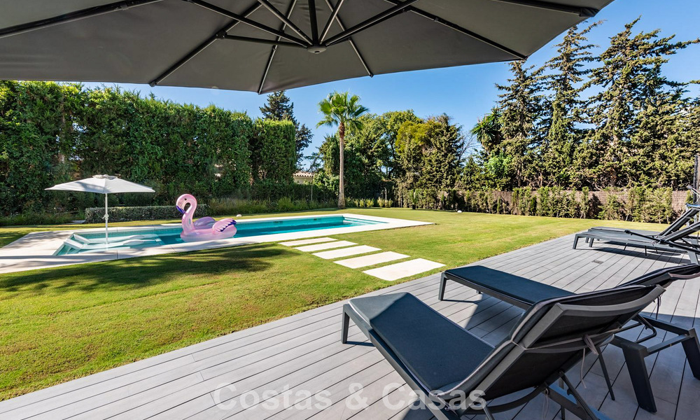 Moderne vrijstaande villa met 4 slaapkamers te koop beachside op de New Golden Mile tussen Marbella en Estepona 778245