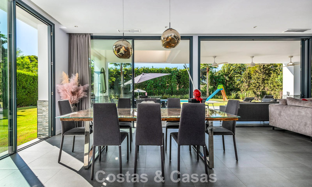 Moderne vrijstaande villa met 4 slaapkamers te koop beachside op de New Golden Mile tussen Marbella en Estepona 778247