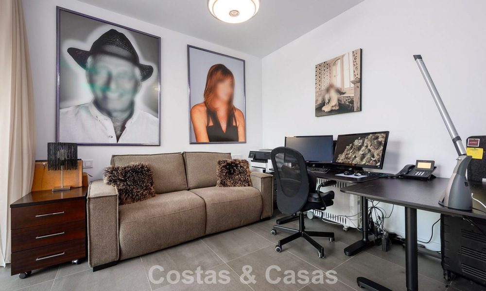 Moderne vrijstaande villa met 4 slaapkamers te koop beachside op de New Golden Mile tussen Marbella en Estepona 778258