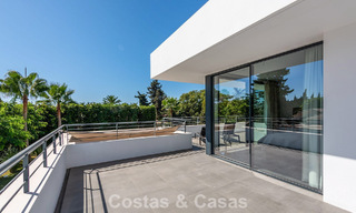 Moderne vrijstaande villa met 4 slaapkamers te koop beachside op de New Golden Mile tussen Marbella en Estepona 778269 