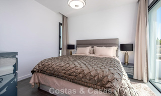 Moderne vrijstaande villa met 4 slaapkamers te koop beachside op de New Golden Mile tussen Marbella en Estepona 778271 