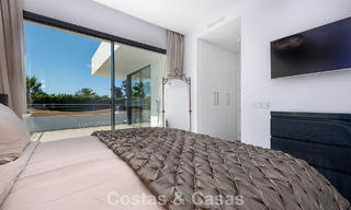 Moderne vrijstaande villa met 4 slaapkamers te koop beachside op de New Golden Mile tussen Marbella en Estepona 778272 