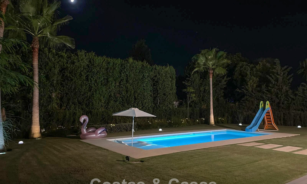 Moderne vrijstaande villa met 4 slaapkamers te koop beachside op de New Golden Mile tussen Marbella en Estepona 778280