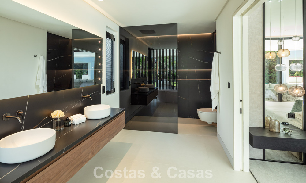 Strak ontworpen luxevilla te koop omgeven door golfbanen in Nueva Andalucia’s vallei, Marbella 778788