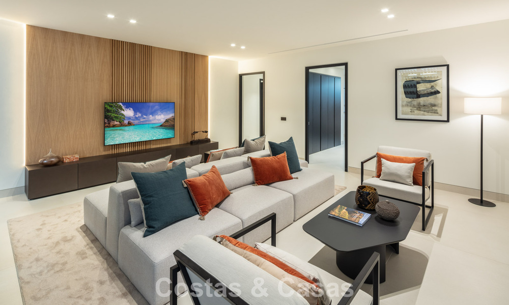 Strak ontworpen luxevilla te koop omgeven door golfbanen in Nueva Andalucia’s vallei, Marbella 778795