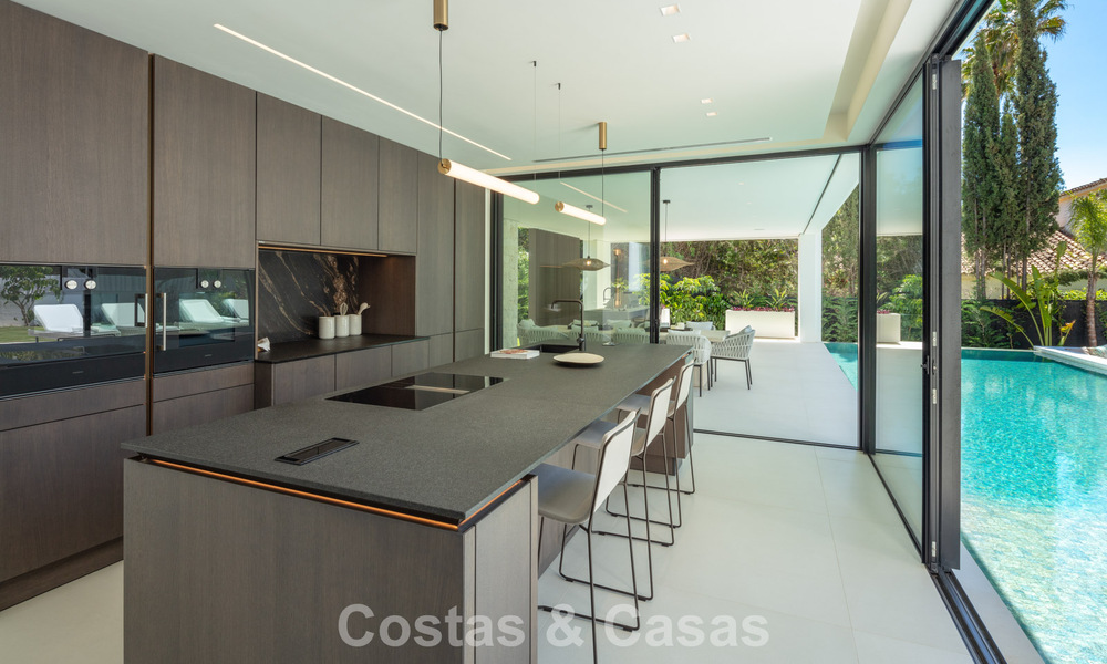 Strak ontworpen luxevilla te koop omgeven door golfbanen in Nueva Andalucia’s vallei, Marbella 778799