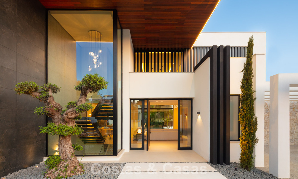 Strak ontworpen luxevilla te koop omgeven door golfbanen in Nueva Andalucia’s vallei, Marbella 778810