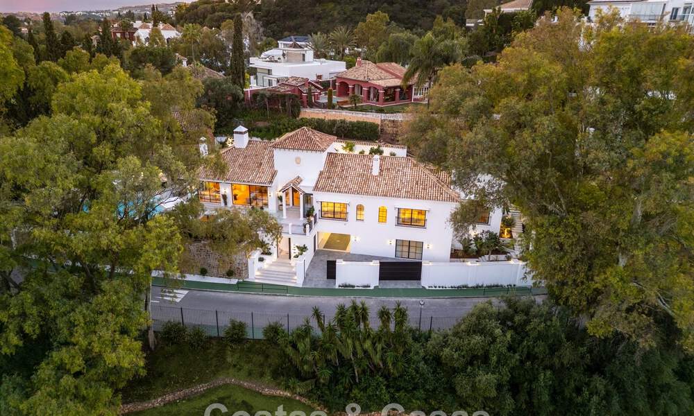 Schitterende luxevilla te koop in een eigentijdse, mediterrane architectuur in een golfresort, Marbella - Benahavis 778432
