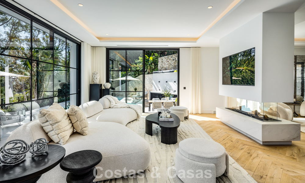Schitterende luxevilla te koop in een eigentijdse, mediterrane architectuur in een golfresort, Marbella - Benahavis 778436