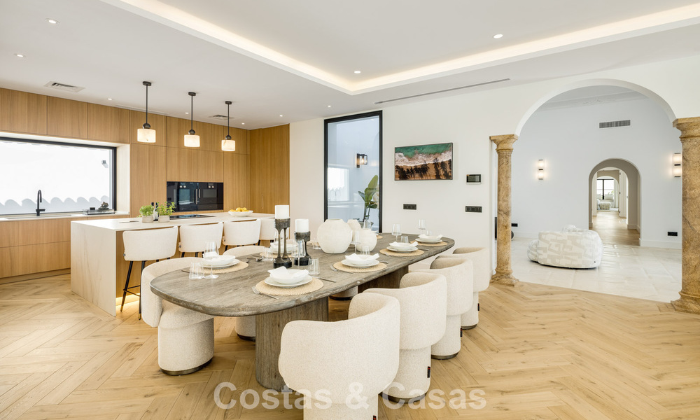 Schitterende luxevilla te koop in een eigentijdse, mediterrane architectuur in een golfresort, Marbella - Benahavis 778438