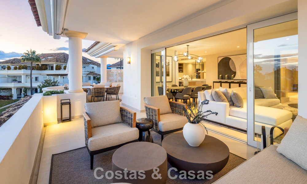 Prachtig gerenoveerd duplex penthouse te koop in een exclusief complex op de prestigieuze Golden Mile van Marbella 778646