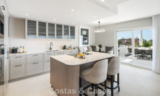 Eersteklas gerenoveerd duplex penthouse te koop in een gated luxe complex op de geprefereerde Golden Mile van Marbella 778654 