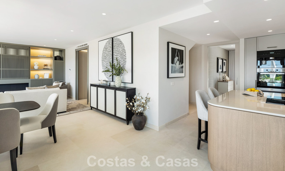 Eersteklas gerenoveerd duplex penthouse te koop in een gated luxe complex op de geprefereerde Golden Mile van Marbella 778657