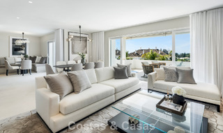 Eersteklas gerenoveerd duplex penthouse te koop in een gated luxe complex op de geprefereerde Golden Mile van Marbella 778661 