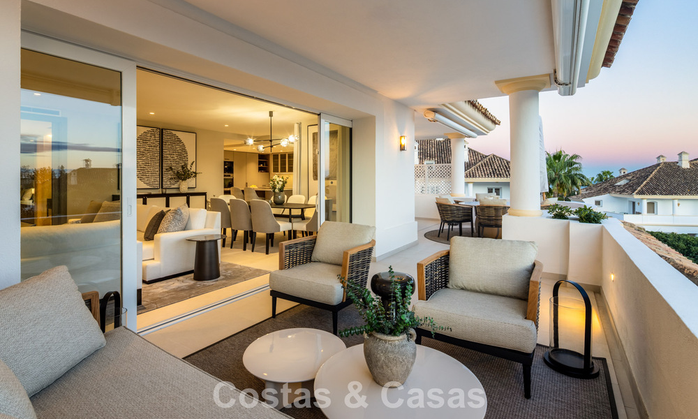 Eersteklas gerenoveerd duplex penthouse te koop in een gated luxe complex op de geprefereerde Golden Mile van Marbella 778665