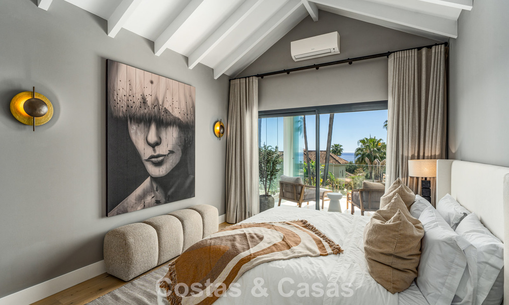 Verfijnde luxevilla in moderne mediterrane bouwstijl te koop met zeezicht in een gated complex op Marbella’s Golden Mile 778765