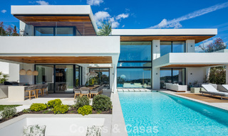 Gesofisticeerde, nieuwe luxevilla met panoramisch zeezicht te koop in een gated community van La Quinta, Marbella - Benahavis 800536 