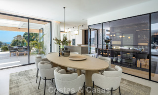 Gesofisticeerde, nieuwe luxevilla met panoramisch zeezicht te koop in een gated community van La Quinta, Marbella - Benahavis 800540 