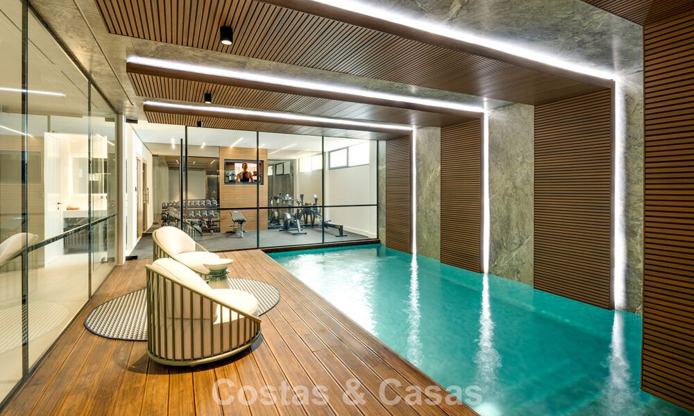 Gesofisticeerde, nieuwe luxevilla met panoramisch zeezicht te koop in een gated community van La Quinta, Marbella - Benahavis 800546
