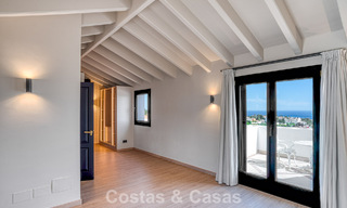 Luxe penthouse met zeezicht te koop in een gesloten gemeenschap aan Marbella's begeerde Golden Mile 778596 