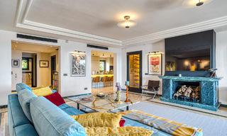 Luxe penthouse met zeezicht te koop in een gesloten gemeenschap aan Marbella's begeerde Golden Mile 778604 