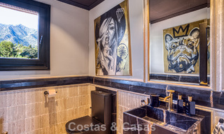 Luxe penthouse met zeezicht te koop in een gesloten gemeenschap aan Marbella's begeerde Golden Mile 778607 