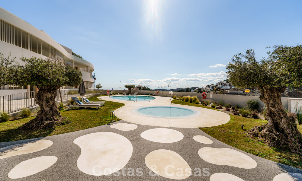 Prestigieus 3-slaapkamer appartement te koop met formidabel uitzicht op zee, golf en bergen in La Quinta, Marbella - Benahavis 778746