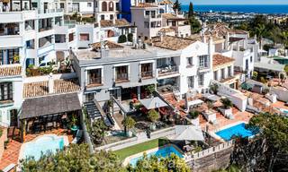 Ruim rijhuis te koop met zeezicht in een omheinde urbanisatie in de heuvels van Marbella - Benahavis 778920 