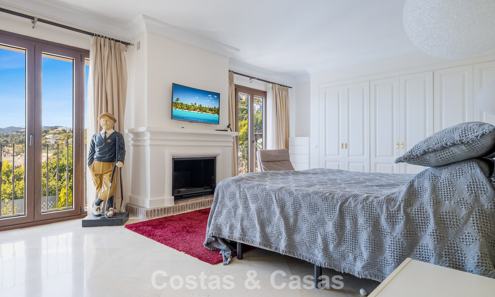 Ruim rijhuis te koop met zeezicht in een omheinde urbanisatie in de heuvels van Marbella - Benahavis 778935