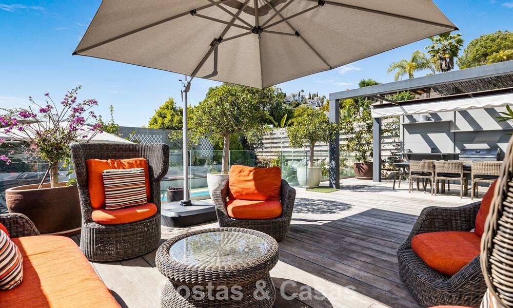 Ruim rijhuis te koop met zeezicht in een omheinde urbanisatie in de heuvels van Marbella - Benahavis 778938