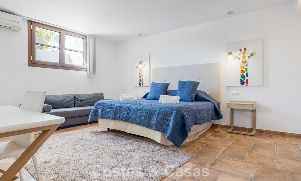 Ruim rijhuis te koop met zeezicht in een omheinde urbanisatie in de heuvels van Marbella - Benahavis 778948