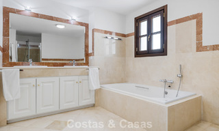 Ruim rijhuis te koop met zeezicht in een omheinde urbanisatie in de heuvels van Marbella - Benahavis 778952 