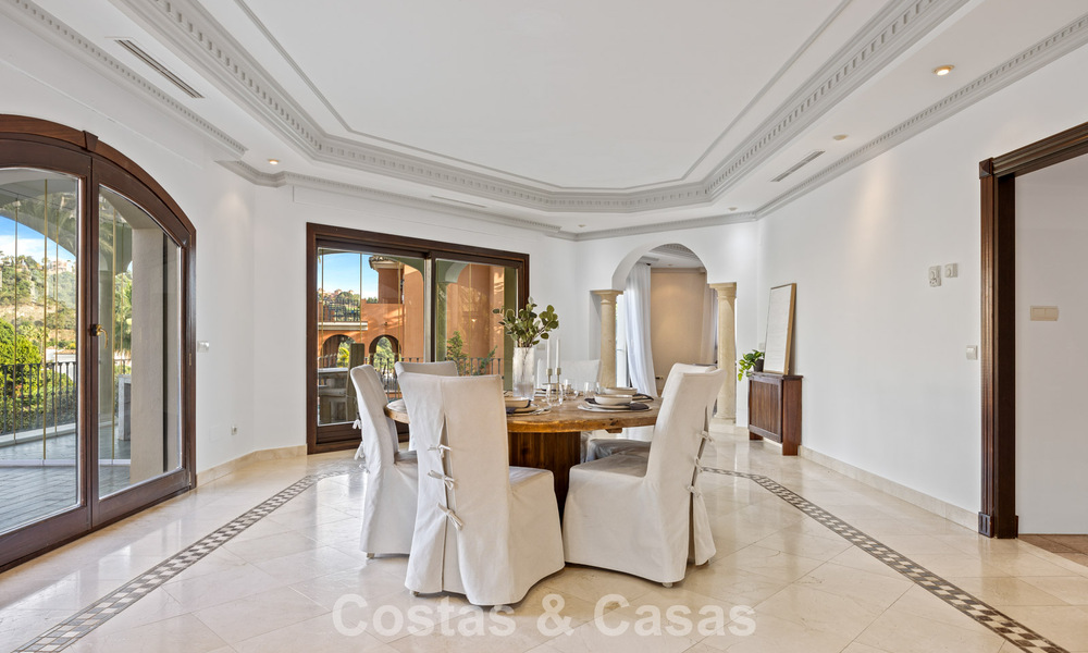 Luxueuze villa met unieke architectuur te koop omgeven door golfbanen in Benahavis - Marbella 778875
