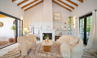 Prachtig gerenoveerd herenhuis in een tijdloze Andalusische stijl met zeezicht te koop gelegen op de Golden Mile van Marbella 778960 