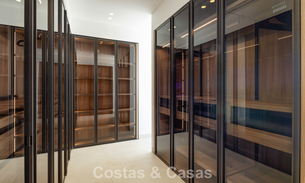 Gloednieuwe modernistische luxevilla te koop in de exclusieve gated woonwijk van La Quinta, Marbella - Benahavis 779007