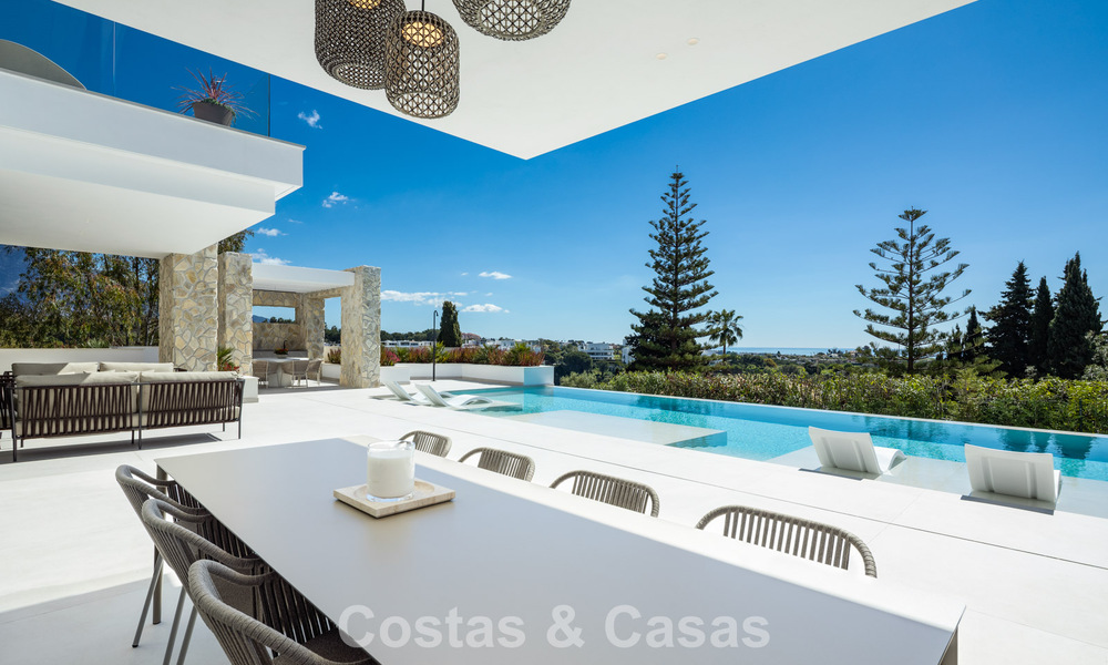 Gloednieuwe modernistische luxevilla te koop in de exclusieve gated woonwijk van La Quinta, Marbella - Benahavis 779016