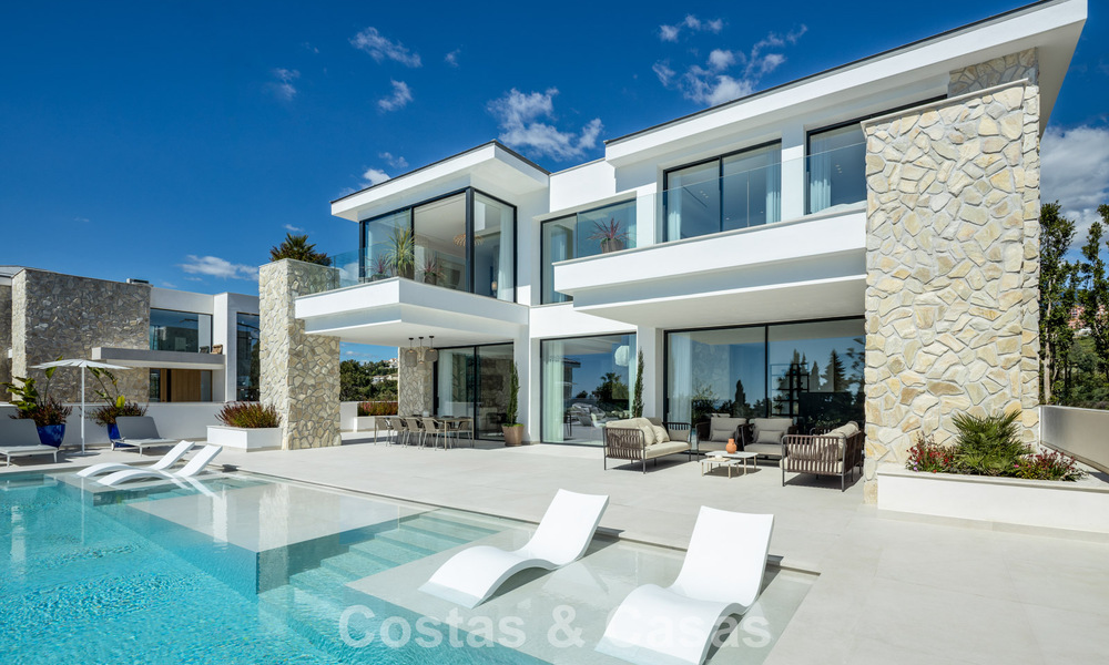 Gloednieuwe modernistische luxevilla te koop in de exclusieve gated woonwijk van La Quinta, Marbella - Benahavis 779017