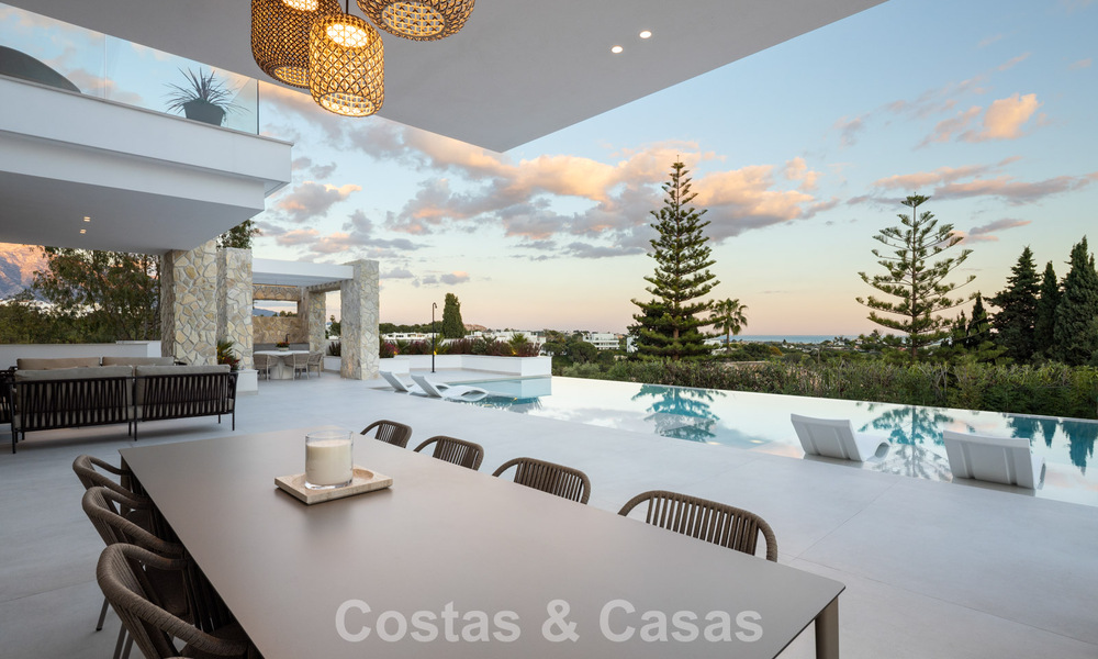 Gloednieuwe modernistische luxevilla te koop in de exclusieve gated woonwijk van La Quinta, Marbella - Benahavis 779033
