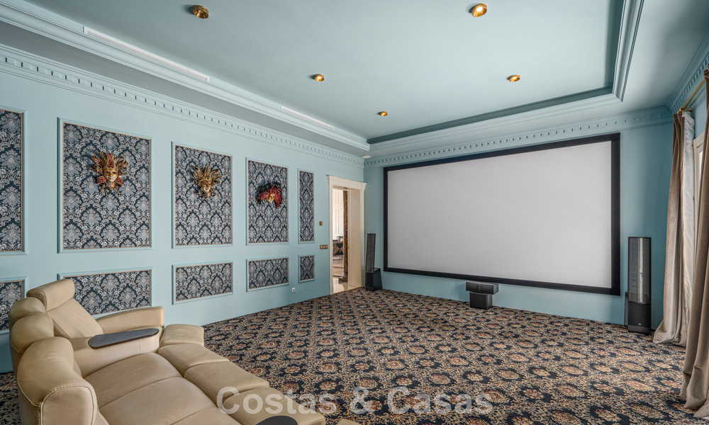 Opmerkelijk, presidentiëel paleis te koop, in de vooraanstaande, gated gemeenschap van Sierra Blanca in Marbella 779311