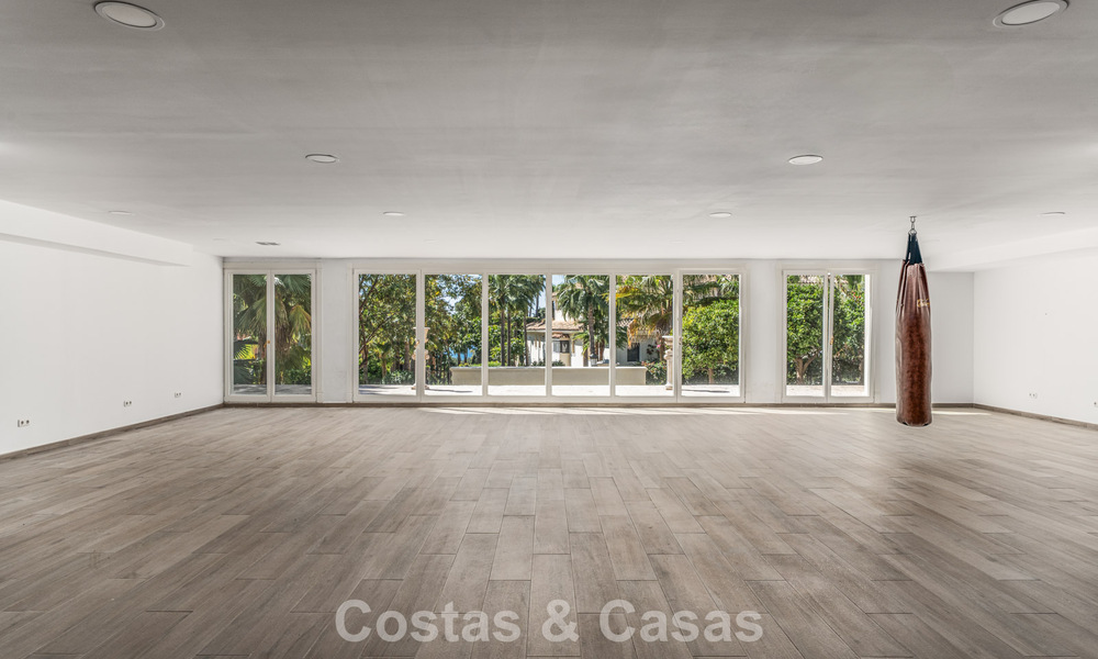 Opmerkelijk, presidentiëel paleis te koop, in de vooraanstaande, gated gemeenschap van Sierra Blanca in Marbella 779320