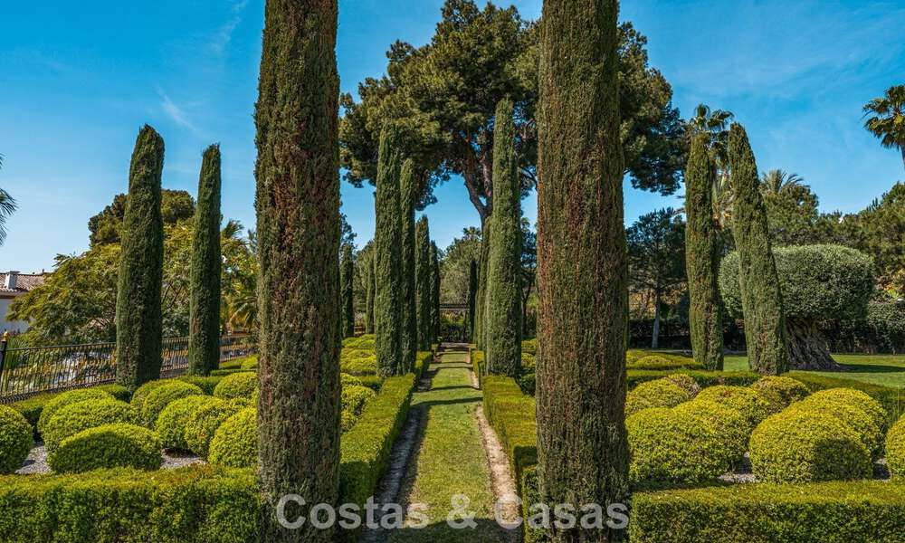 Opmerkelijk, presidentiëel paleis te koop, in de vooraanstaande, gated gemeenschap van Sierra Blanca in Marbella 779333