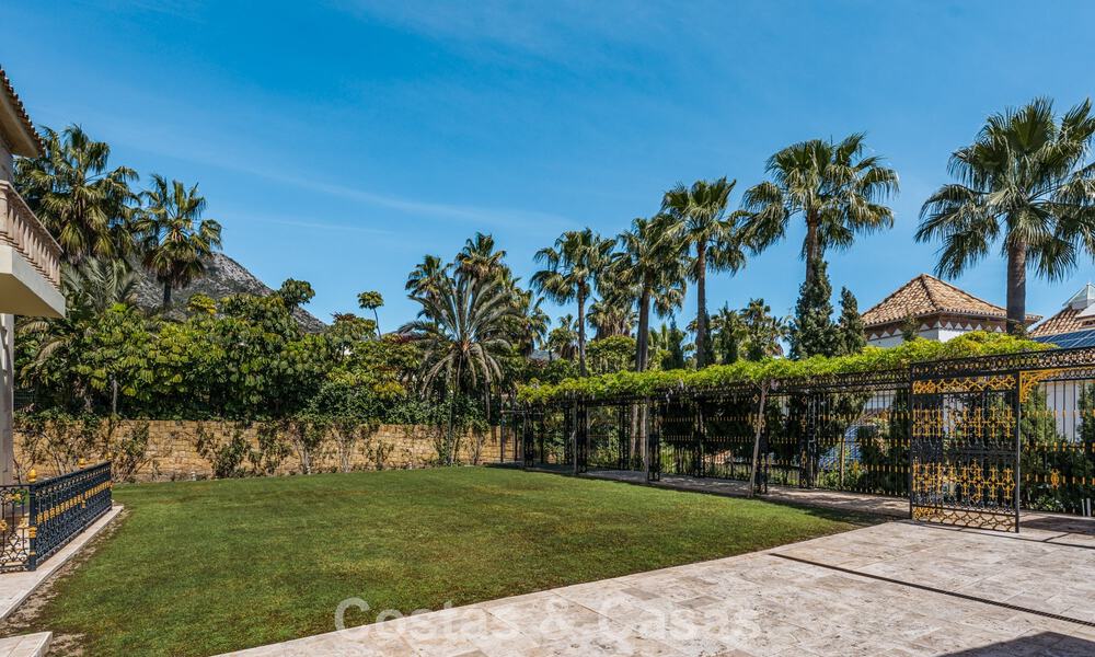 Opmerkelijk, presidentiëel paleis te koop, in de vooraanstaande, gated gemeenschap van Sierra Blanca in Marbella 779338